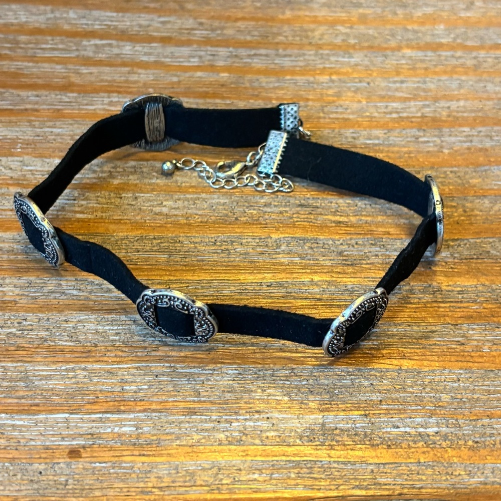 ☀️4 for $25☀️ Suede Western Choker